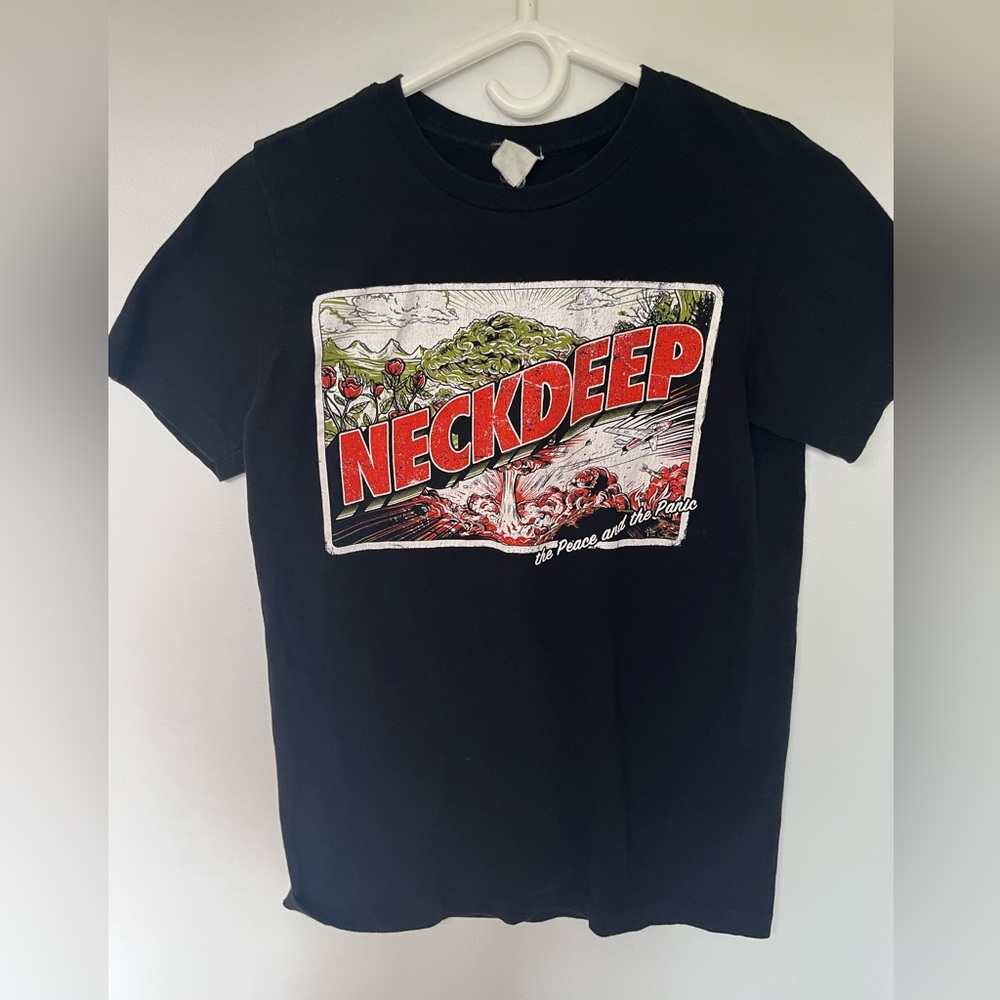 Men's Black Neck Deep Graphic Band T-Shirt
